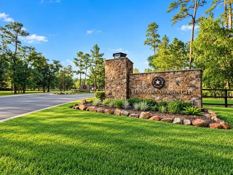 68-23 7 Sky Oak Ln, Huntsville, TX 77340