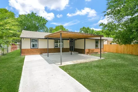 5719 Southwind St, Houston, TX 77033