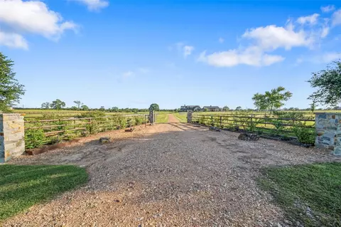 30163 High Spirit Ranch Rd, Hempstead, TX 77445
