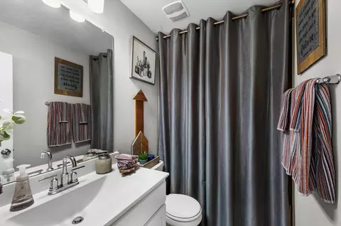 Bath - 721 Roaring Falls Dr, Willis, TX 77378 photo 1 of 1