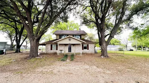 4 W Manning St, Madisonville, TX 77864