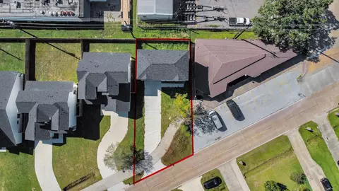 216 San Jacinto St, La Porte, TX 77571