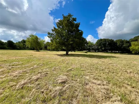 1195 B Track Rd W, New Ulm, TX 78950