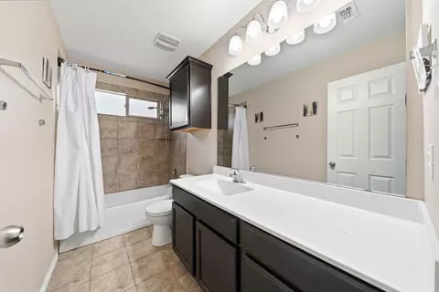 Bath - 2729 Skinner Dr, Lorena, TX 76655 photo 1 of 3