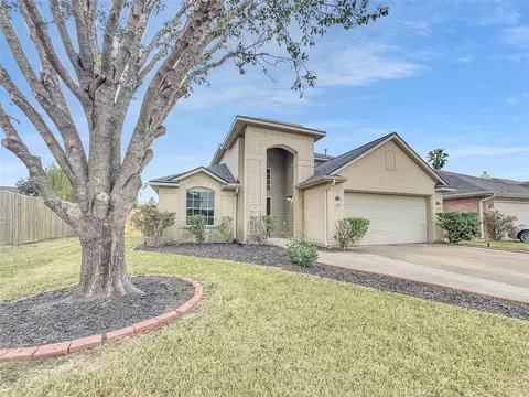 10623 Redwood Dr, Baytown, TX 77523