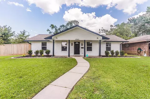 10340 Shadow Oaks Dr, Houston, TX 77043