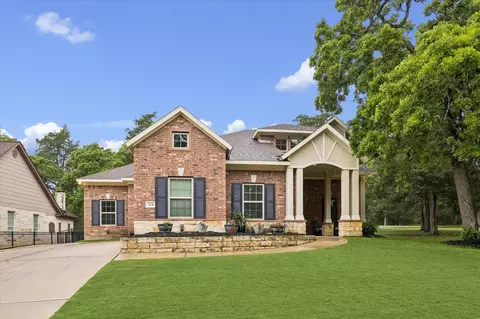 514 Pinehurst Dr, New Ulm, TX 78950