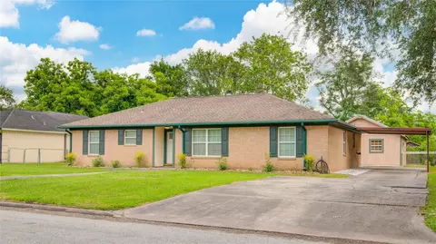 1461 Camellia Dr, Sweeny, TX 77480