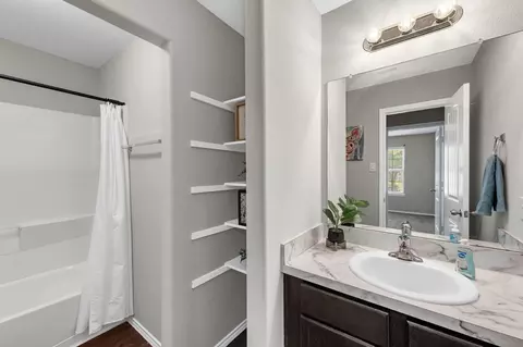Bath - 2107 Naplechase Crest Dr, Spring, TX 77373 photo 2 of 2