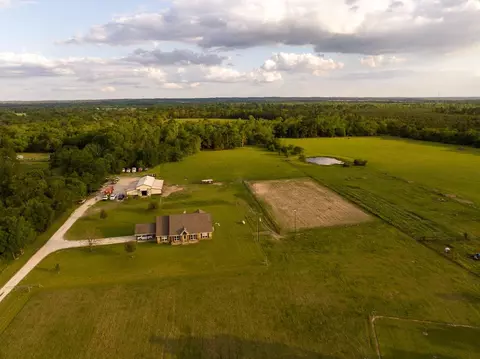 169 Fm 1696, Huntsville, TX 77340