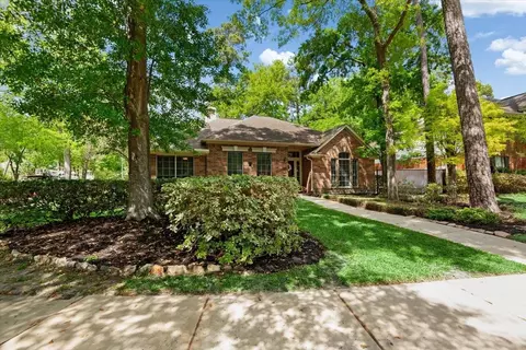 8930 Andante Dr, Houston, TX 77040