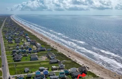 126 Detenbeck Ave, Surfside Beach, TX 77541