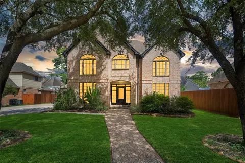6786 Kestrel Ct, Houston, TX 77069