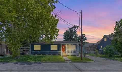 515 2nd St, Humble, TX 77338
