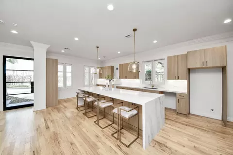 5601 Jane Austen St, Houston, TX 77005