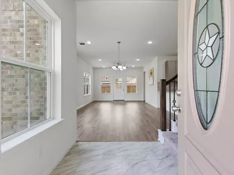 Entry Way - 2811 Bowlin Leaf Ln, Houston, TX 77014 photo 1 of 3