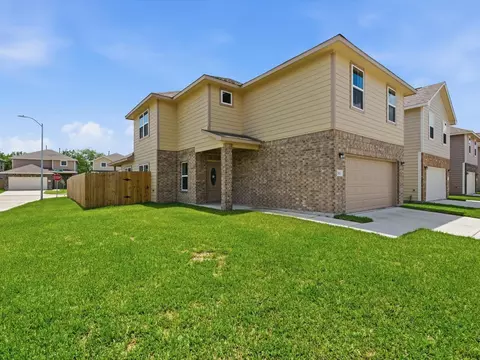 Exterior - 2811 Bowlin Leaf Ln, Houston, TX 77014 photo 3 of 6
