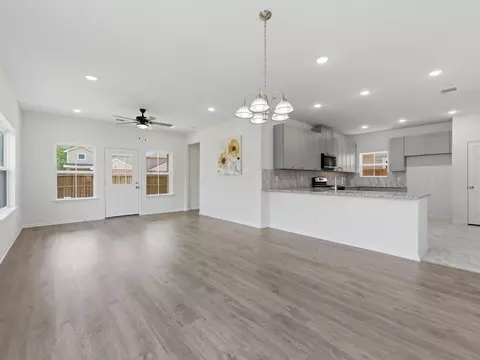 Living - 2811 Bowlin Leaf Ln, Houston, TX 77014 photo 1 of 2