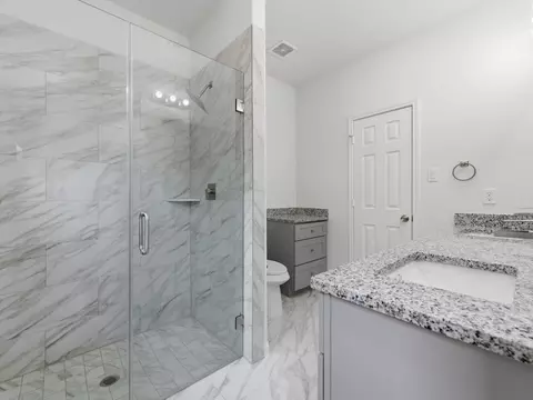Bath - 2811 Bowlin Leaf Ln, Houston, TX 77014 photo 3 of 4