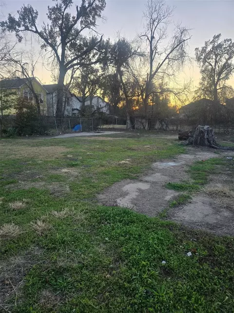 4615 Fulton St, Houston, TX 77009