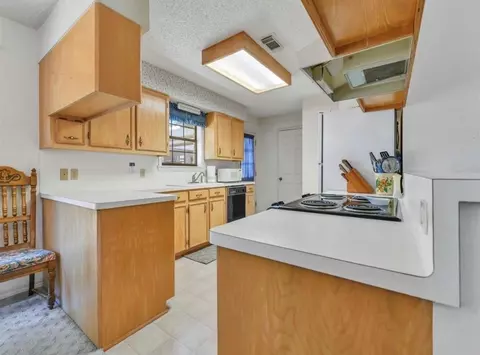 Kitchen - 70 E Post Oak Ln, Shepherd, TX 77371 photo 2 of 4