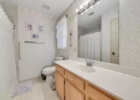 Bath - 70 E Post Oak Ln, Shepherd, TX 77371 photo 1 of 2
