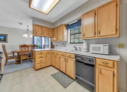 Kitchen - 70 E Post Oak Ln, Shepherd, TX 77371 photo 3 of 4