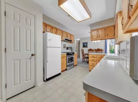 Kitchen - 70 E Post Oak Ln, Shepherd, TX 77371 photo 4 of 4