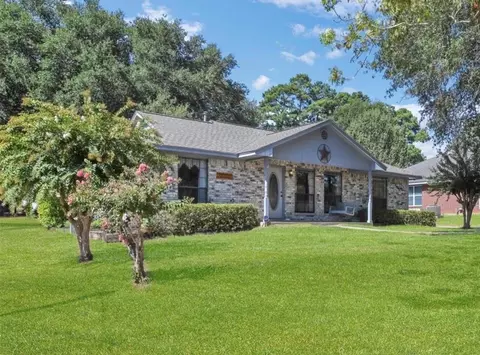Exterior - 70 E Post Oak Ln, Shepherd, TX 77371 photo 2 of 8