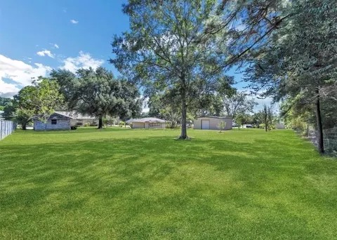 Exterior - 70 E Post Oak Ln, Shepherd, TX 77371 photo 7 of 8