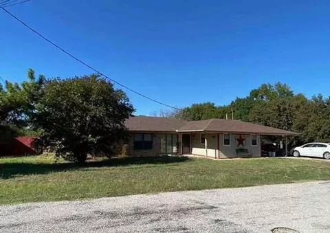 136 Runaway Bay Dr, Runaway Bay, TX 76426