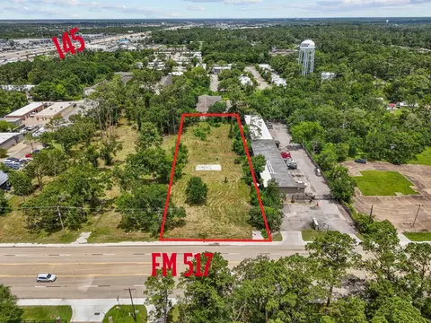 501 Fm 517 Rd E, Dickinson, TX 77539