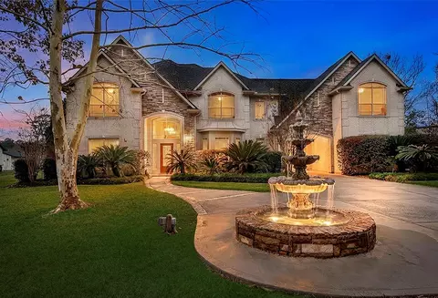 11827 Water Oak Dr, Magnolia, TX 77354