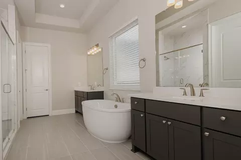 Bath - 5361 Cherry Spring Dr, Spring, TX 77386 photo 2 of 5