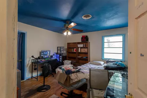 Bedroom - 101 S Woodsway St E, Conroe, TX 77301 photo 3 of 4