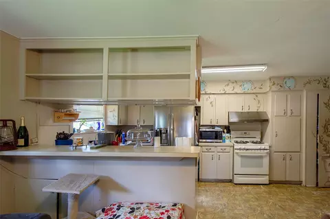 Kitchen - 101 S Woodsway St E, Conroe, TX 77301 photo 1 of 1