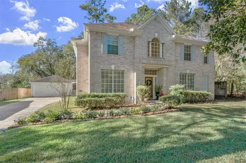 2 N Chantsong Cir, The Woodlands, TX 77382