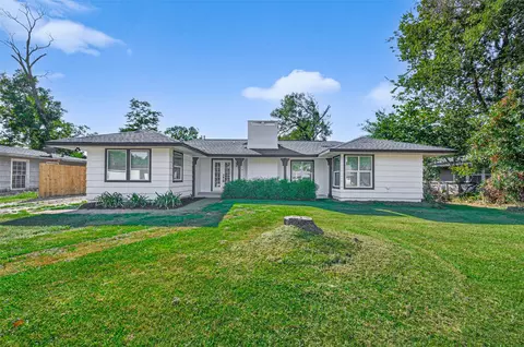 1609 N Pacific St, Conroe, TX 77301