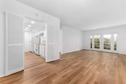 2224 S Piney Point Rd #112, Houston, TX 77063