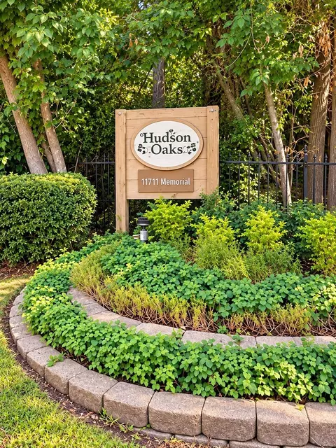 11711 Memorial Dr #313, Houston, TX 77024