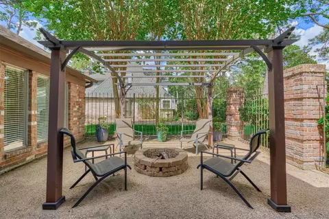 Exterior - 6522 Castle Pine Ln, Spring, TX 77379 photo 7 of 9