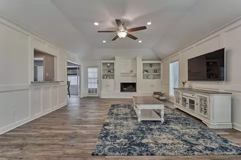 Living - 6522 Castle Pine Ln, Spring, TX 77379 photo 6 of 8
