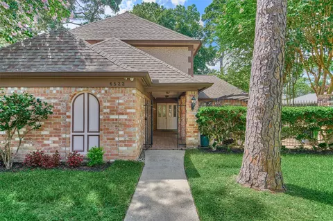 Exterior - 6522 Castle Pine Ln, Spring, TX 77379 photo 5 of 9