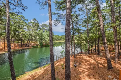 124 Broken Bow Rd, La Grange, TX 78945