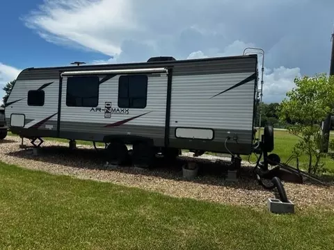 68 Cedar St, Palacios, TX 77465 photo 2