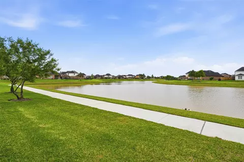 9422 Harmony Lake Ln, Richmond, TX 77469