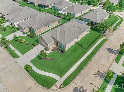 108 Wild Wick Way, Spring, TX 77382 photo 4