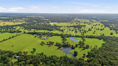 11082 Us Highway 75 S, Leona, TX 75850