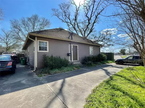 300 E Locust St, Angleton, TX 77515 photo 1