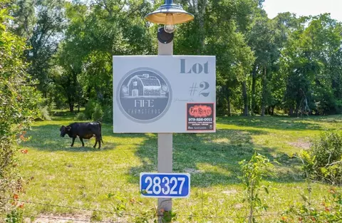 28327 Clarke Bottom Rd, Hempstead, TX 77445